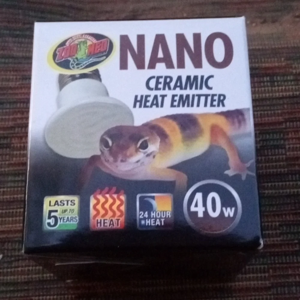 New! ZOOMED 2 Nano 40w Basking Bulbs + 2 Nano 40w Heat Emitter Blubs.